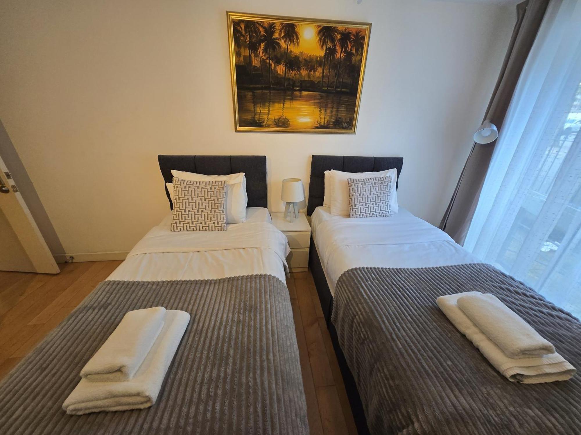 Superior Canary Wharf O2 Arena 2br London